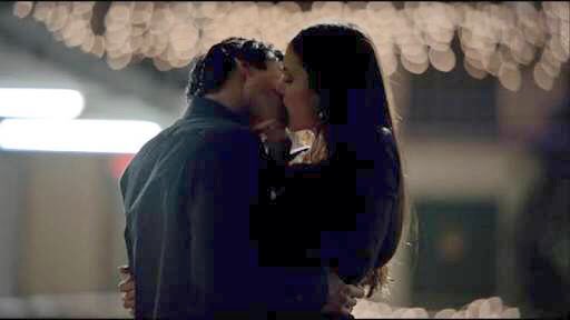 Damon and Elena's motel kiss : r/TheVampireDiaries