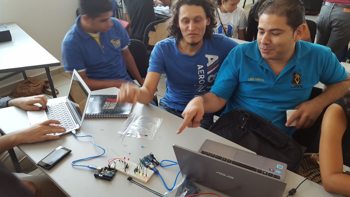 gecoffey's tweet image. #ArduinoD16 #GenuinoD2016 #arduinohonduras #genuinodayhn
