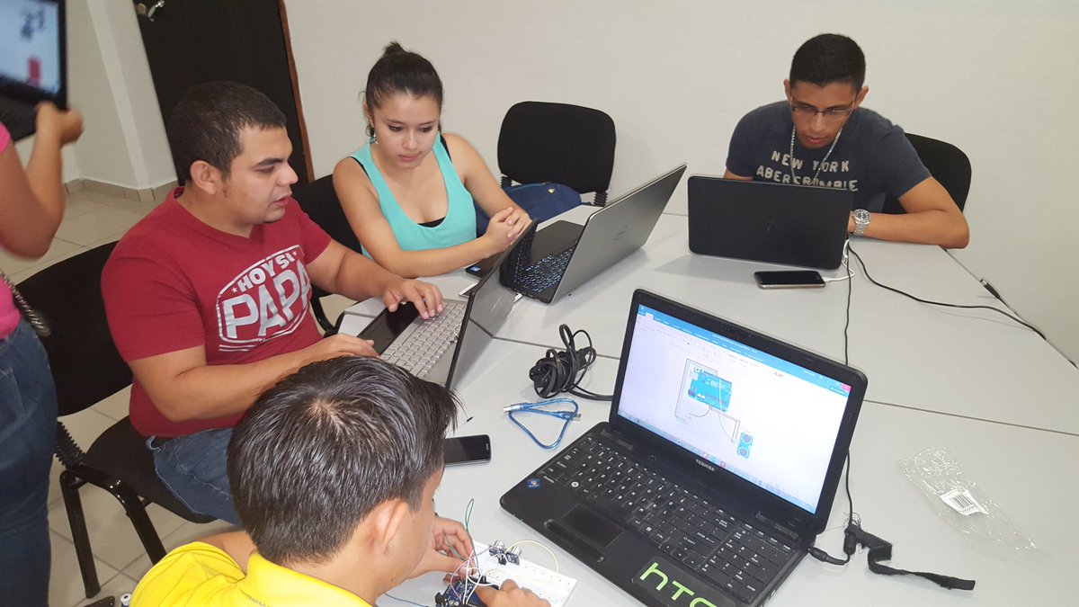 gecoffey's tweet image. #ArduinoD16 #GenuinoD2016 #arduinohonduras #genuinodayhn