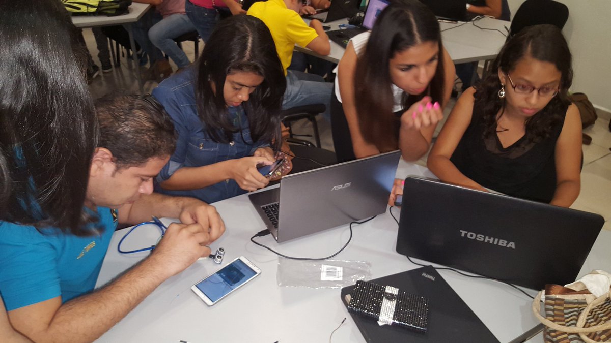 gecoffey's tweet image. #ArduinoD16 #GenuinoD2016 #arduinohonduras #genuinodayhn