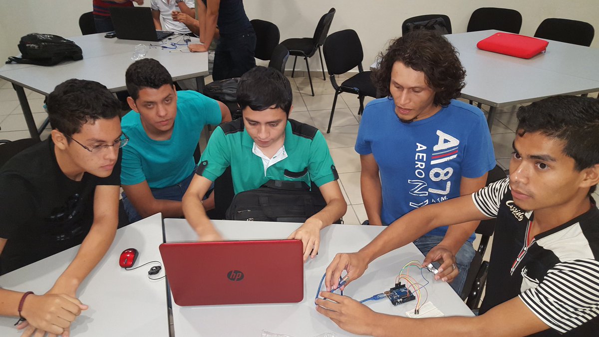 gecoffey's tweet image. #ArduinoD16 #GenuinoD2016 #arduinohonduras #genuinodayhn  Amazing, increíble visiten / visit arduino.hn