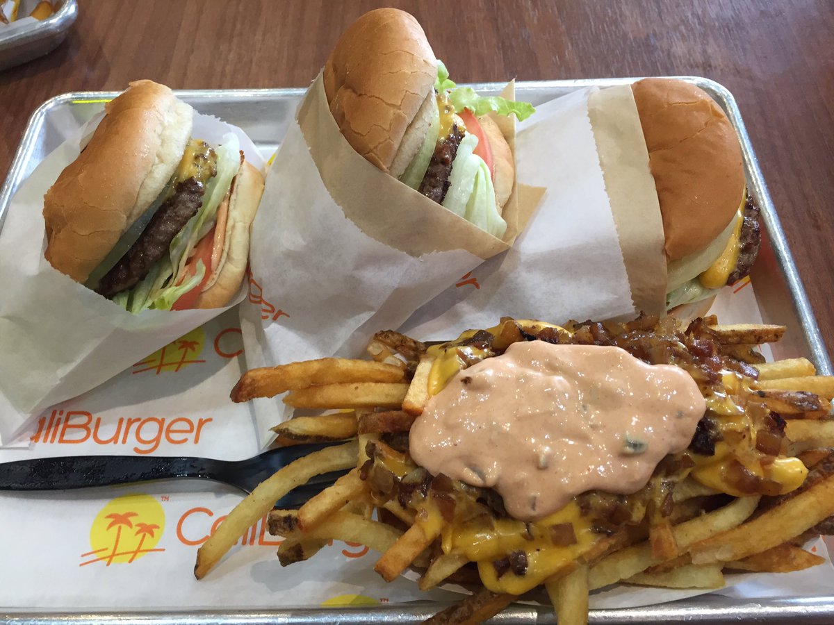 JeffJackFrost's tweet photo. @CaliBurgerPH wonderful burgers in Seattle today. Now build one in Tacoma. https://t.co/huybUoZd0x