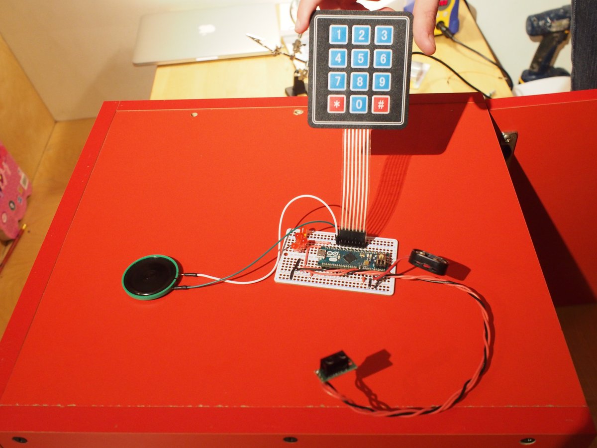 WiFiJT's tweet image. #ArduinoD16 Personal Alarmed Box By Hannah #geekforlife @adafruit Arduino micro,Adafruit permaproto,keypad etc