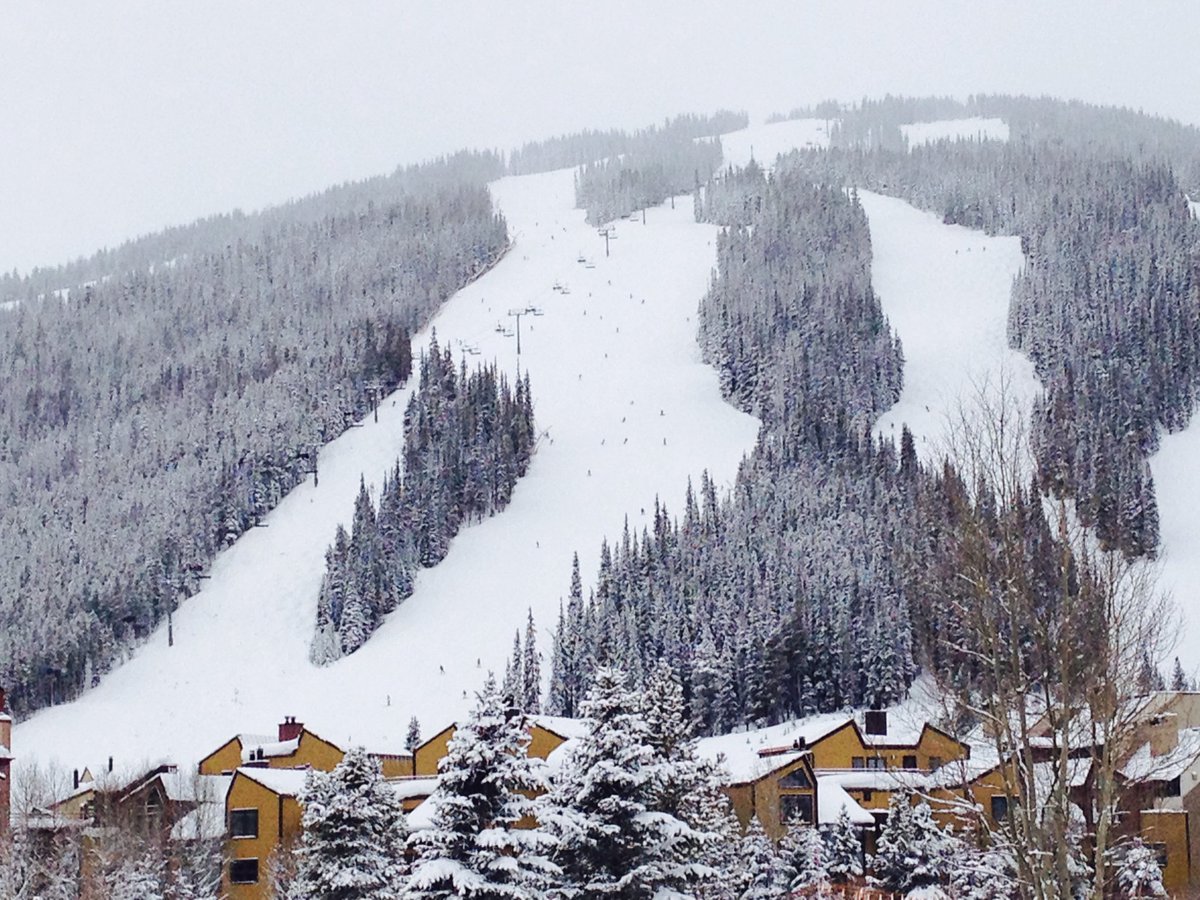 CopperCondos's tweet photo. Copper's Extended Season and Pass Deals! New on our Blog: https://t.co/BclTzGmuxL https://t.co/cmchkHrT9t