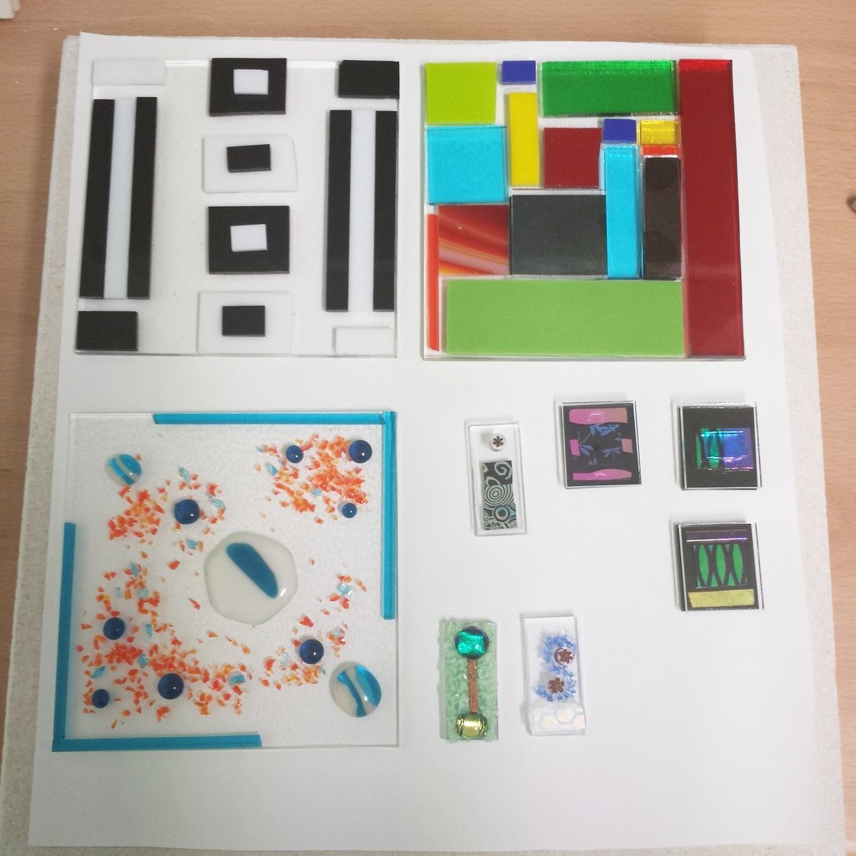 EandSglass's tweet photo. Teaching the wonderful @Addiebeads @carolbrill and Valerie today at our fused glass class #greatday #glassfun https://t.co/8wkGL7ycR7