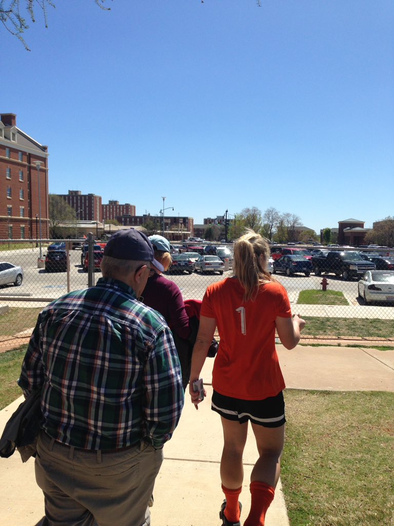 katmorr22's tweet photo. Great day for soccer.. @courtneyyloves @DonnaMorriss1 #lookatthosecalves https://t.co/6xFspUnFzM