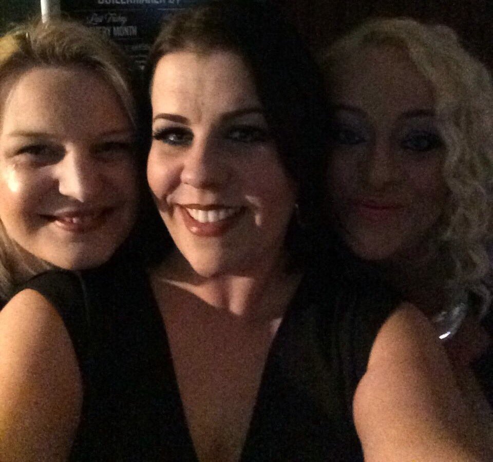 JennyJennylee08's tweet photo. Last nights birthday celebrations. 🎉🎉 https://t.co/apGLphM2RI