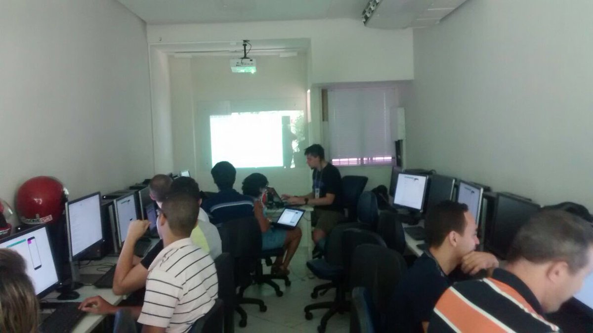 gdgmaceio's tweet image. Hoje iniciamos a nossa última turma do #devstudyjam E lá vamos nós para mais 4 semanas de muito aprendizado. 📱💨