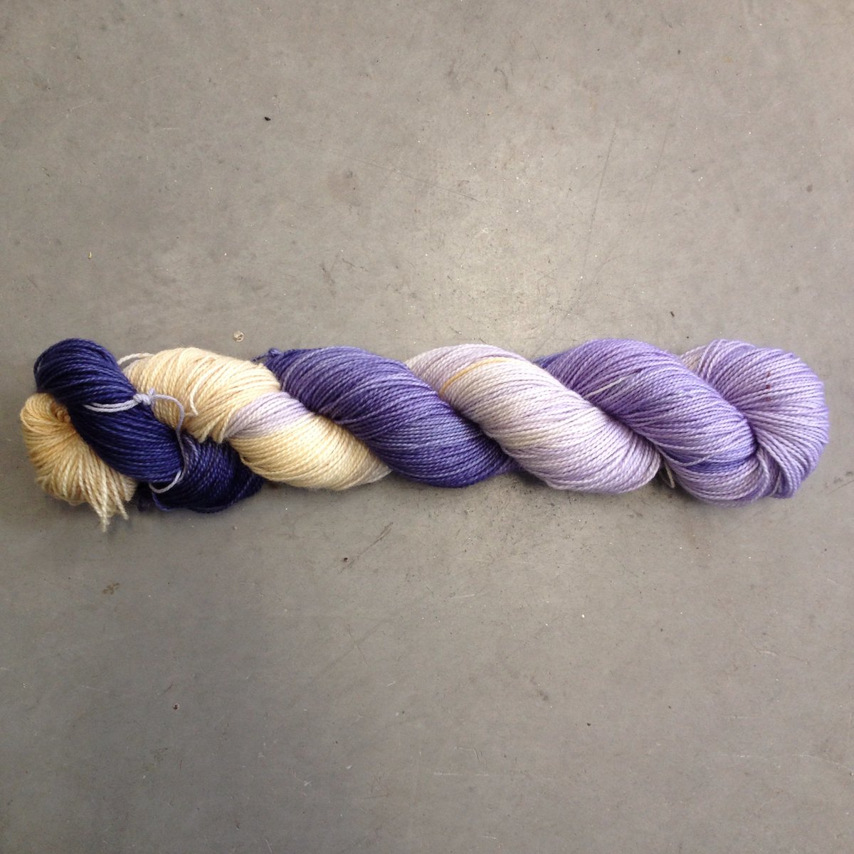 karida_nfc's tweet photo. Hello there, custom order #1. You’re looking mighty lovely today. #ccyc2016 #neighborhoodfiberco #customdyed #yarn https://t.co/U7dHnV6fug