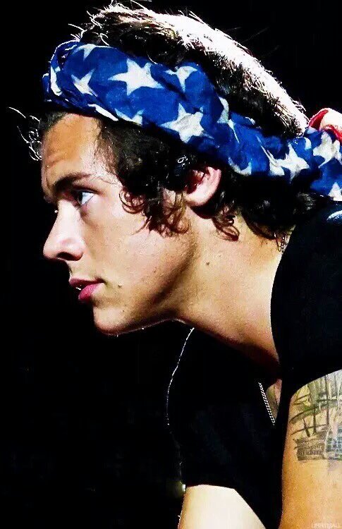 lwtyleshome's tweet photo. Tuit de apreciación Harry con bandanas

GO DIRECTIONERS GO
#BestFanArmy #Directioners #iHeartAwards https://t.co/5t24e86kPx