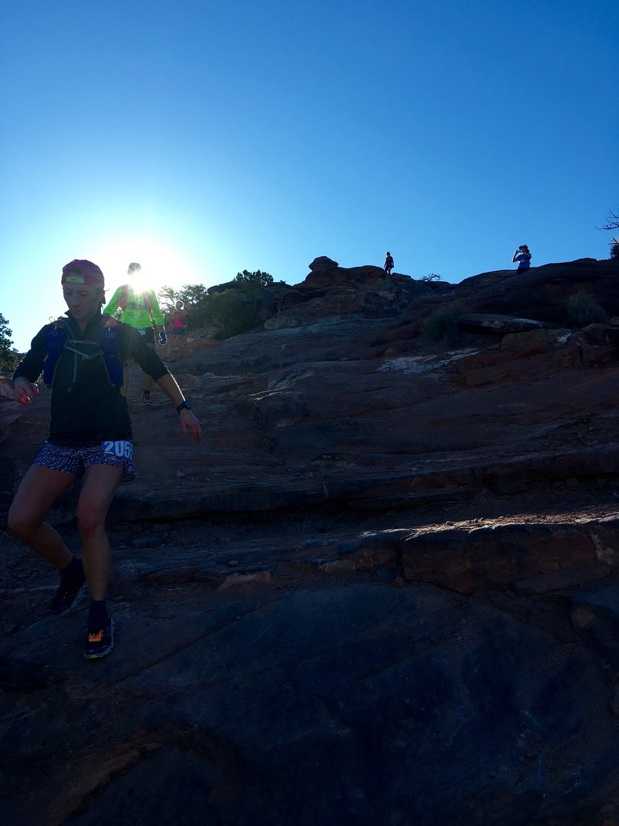 christy860's tweet image. 32.5 miles 🏃🏻 ✔️ beautiful day, beautiful course, beautiful people! #Moab #50k #behindtherocks