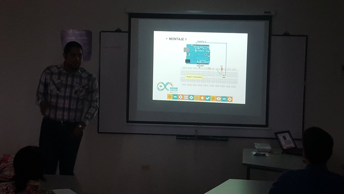 gecoffey's tweet image. #ArduinoD16 #GenuinoD2016 #arduinohonduras awesome,  esto es genial.