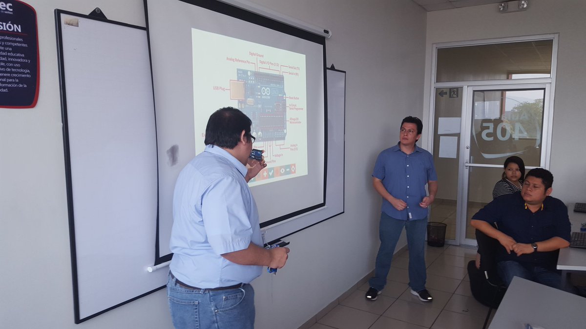gecoffey's tweet image. #ArduinoD16 #GenuinoD2016 #arduinohonduras awesome,  esto es genial.