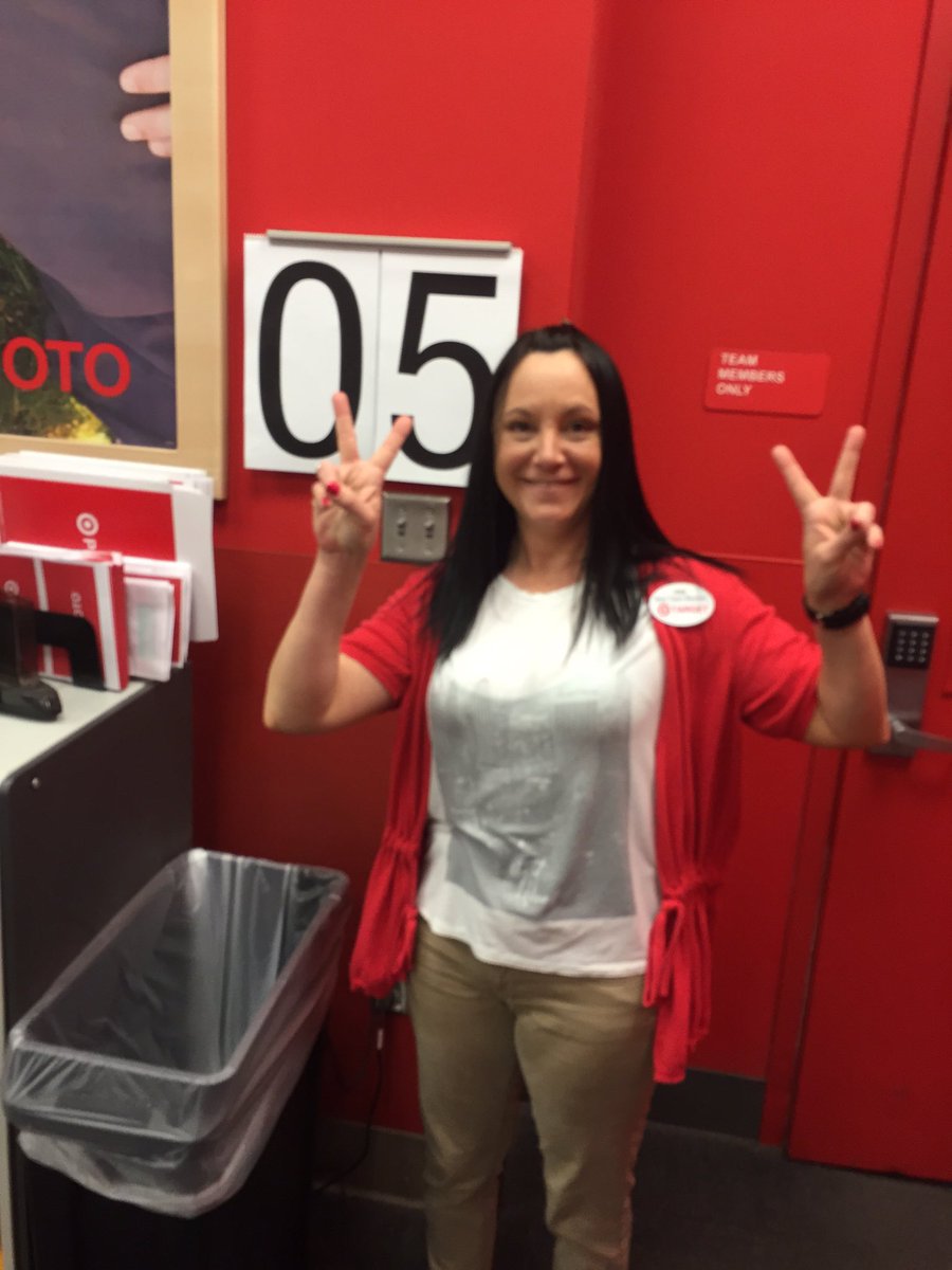 Jodi holding up double deuces for the 4 Redcards she's gotten THIS HOUR! 5 to go to hit our weekly goal! <a href="/JaxBackes/">Jackie Backes</a>