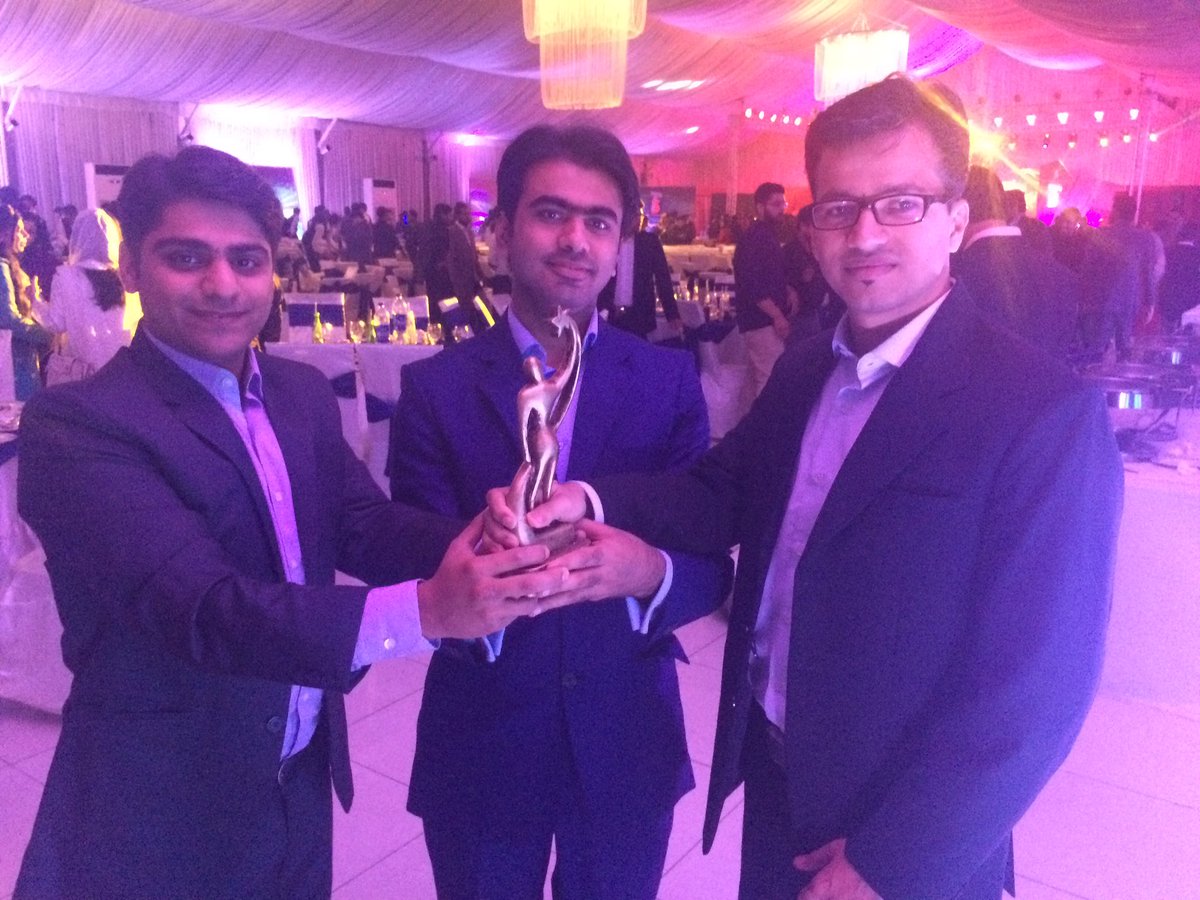 y_for_a's tweet photo. #lifeatsystems #systemsltd #ad2016 #awardscermony with @DeadFeeler https://t.co/MuJ5L9rICh