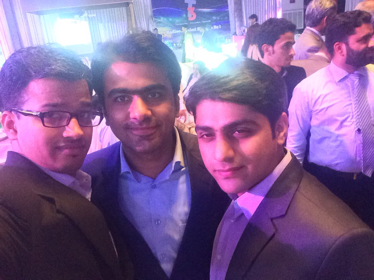 y_for_a's tweet photo. #lifeatsystems #systemsltd #ad2016 #awardscermony with @DeadFeeler https://t.co/MuJ5L9rICh