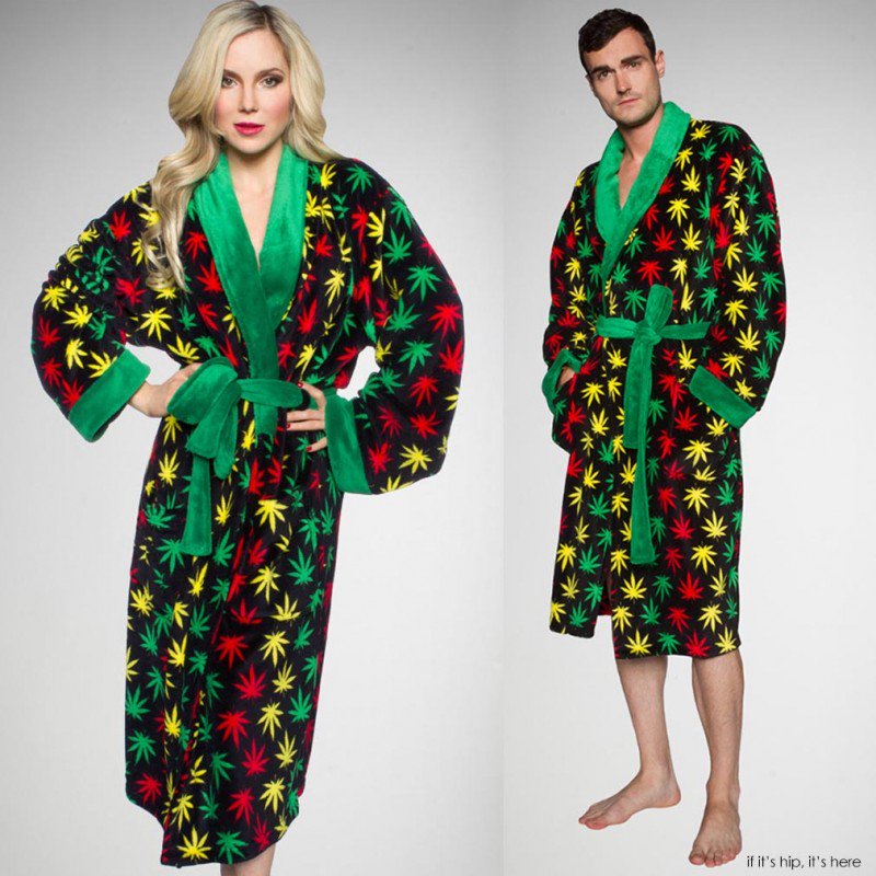 Bitbaked4200x's tweet photo. y ya que estamos, les muestro un excelente regalo para sus parejas
para la dama y el caballero! https://t.co/FW4pyI3rSd