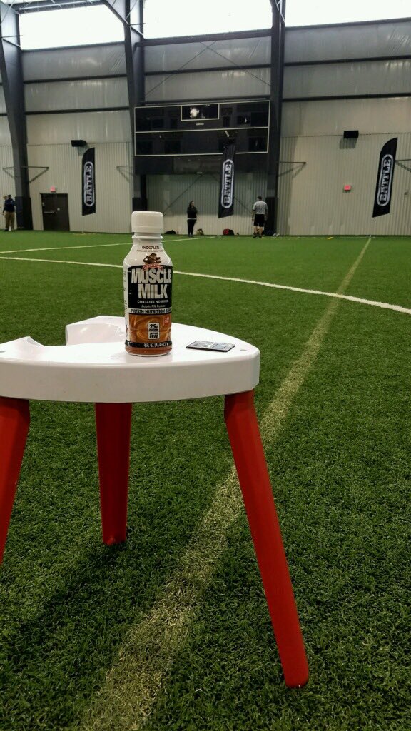 Pylon7on7's tweet photo. Thanks @QB_TEE @MuscleMilk @BattleCEO #Pylon7v7 https://t.co/5zwKN1w3fU