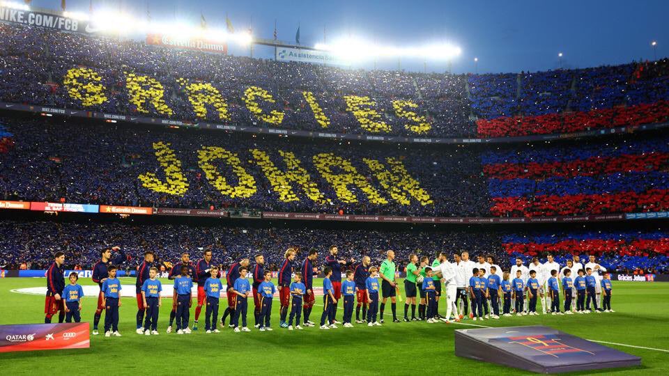 Multi_Aficion's tweet photo. Espectacular el homenaje a Cruyff. Gallina de piel. https://t.co/nMAURS7Uc3