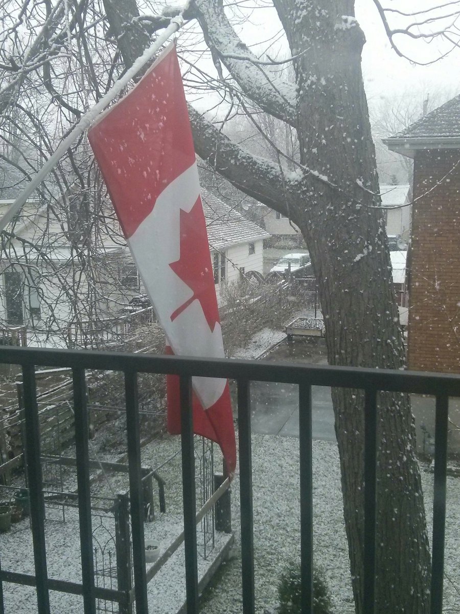 msf0rd's tweet photo. Ah, yes. The great Canadian Spring weather is here! ⛄🍁 #nospringforyou #canadian #weather #snow #lateaprilfools https://t.co/Q2tEAGkuig