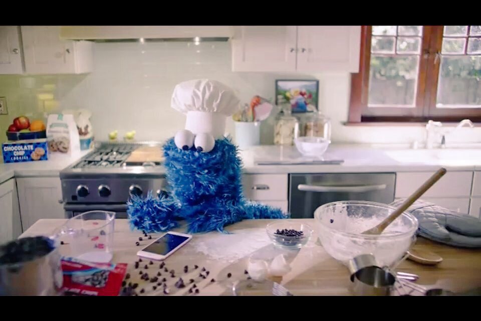 BookaServiceCo's tweet image. Love the iPhone 6s commercial with hands-free #Siri ft #SusanBennett &amp;amp; Cookie Monster: youtu.be/CCbWyYr82BM