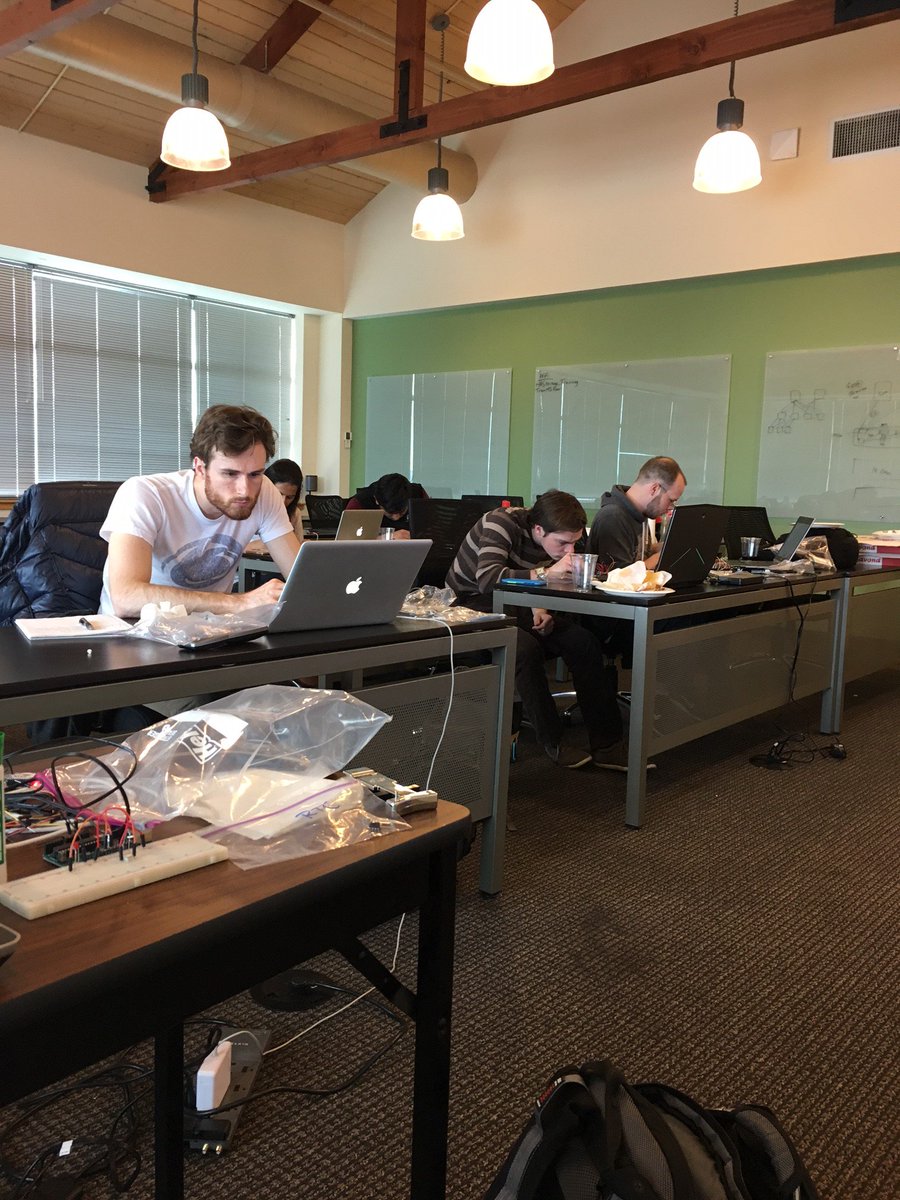 brentvoltz's tweet image. Hands-on labs at @arduino day at @HAStorage.  Thanks to @oshpark for the PCBs!  #ArduinoD16