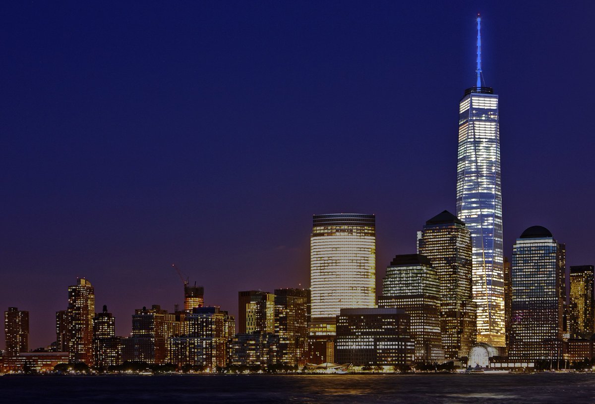 OneWTC's tweet image. #OneWTC is lighting it up blue in honor of #AutismAwarenessDay @autismspeaks #LIUB