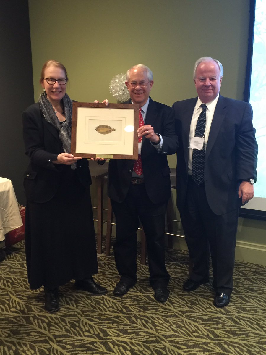 melissarayhill's tweet photo. @eloder accepts a well deserved lifetime achievement award @HeadacheCoopNE #HCNE #proud #headache #womeninmedicine https://t.co/siar9OeNa2
