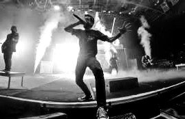 James_Screaming's tweet photo. The Best Band I Have Ever Knowm They Taught Me That Family Is Eveything! @WhereisADTR  @jeremymckinnon 🔥 https://t.co/SDMMSdsUbk