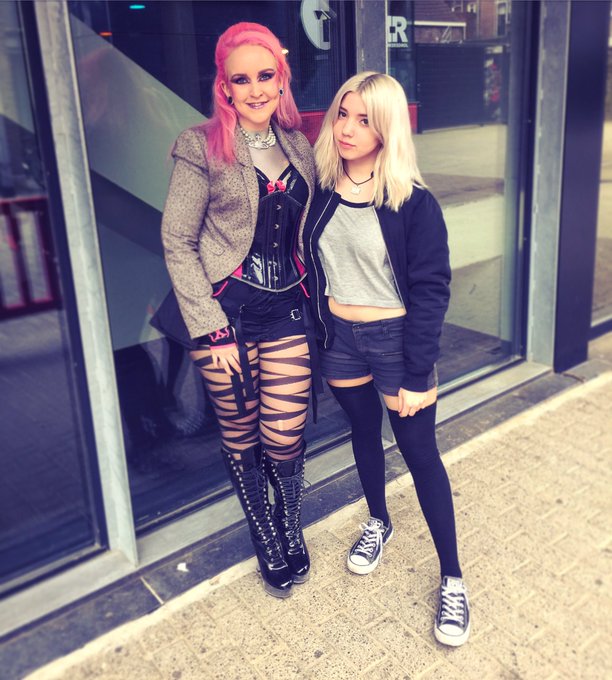 Pre @IAMX gig #IAMX #tilburg https://t.co/8o5uX3U12U<a class="tags" target="_blank" title="On Twitter" href="/?out=eyJ0eXAiOiJKV1QiLCJhbGciOiJIUzUxMiJ9.eyJpYXQiOjE3MjQ5MDM1NzUsImlzcyI6InR3cG9ybnN0YXJzLmNvbSIsIm5iZiI6MTcyNDkwMzU3NSwiZXhwIjoxNzU2NDM5NTc1LCJyZWRpcmVjdF91cmwiOiJodHRwczovL3R3aXR0ZXIuY29tL0lBTVgifQ.ze9OsRFVOVovA45F0W0-LSBiLBiGqFnKyO8eciOaaEwojudxbXiXISfANfjTg1RmqpbxjNBiR-68FXoVRuEeqA">@IAMX</a><a href="/tag/iamx"class="tags">#IAMX</a><a href="/tag/tilburg"class="tags">#tilburg</a>