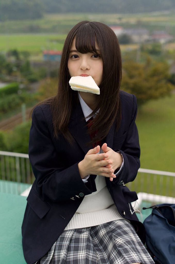 sakuraran_mt's tweet photo. 車の中でサンドイッチ食べて
頑張ってきます！！ヤルゾ!!Σс(゜Д゜с https://t.co/ti2779qRMi