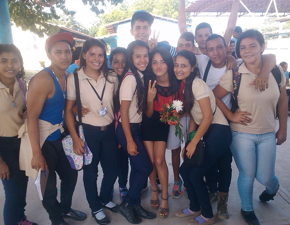 yanelvit4's tweet photo. Los Super Quieros Amigos :) https://t.co/nZW5hF62sb
