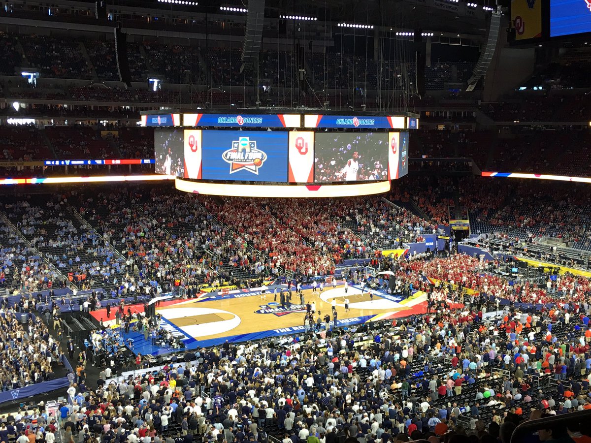 sdtravelmom's tweet photo. Final Four madness! #finalfour #finalfourhouston #futurehosts #visitatizona #capitalonesuites https://t.co/075rXfodoC