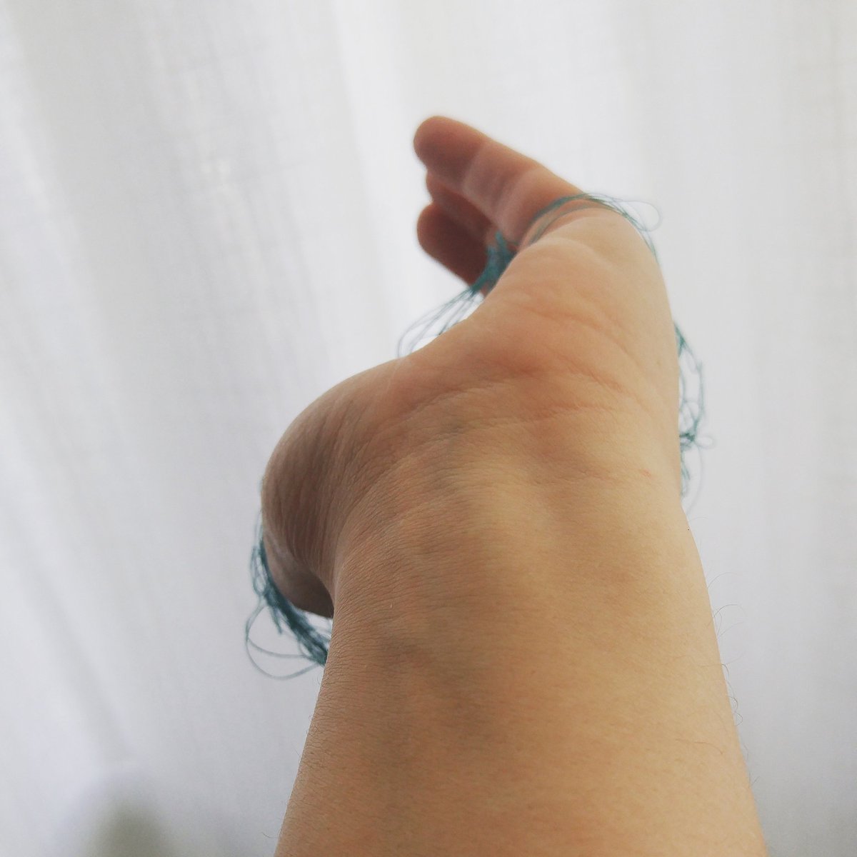 Jsnapkins's tweet photo. This is what a hand looks like #Foreshort #WeirdAngles https://t.co/o00wbC9tUC