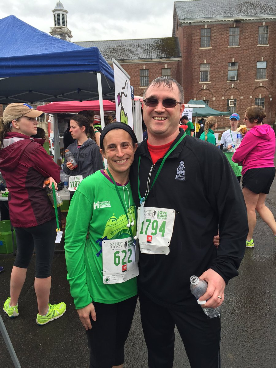 JeffGuarino's tweet photo. #SandyHook5K https://t.co/xtrtJRGGL6