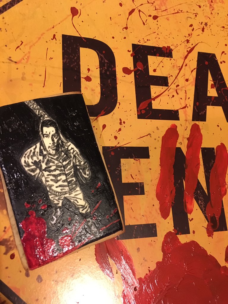 anawel3's tweet photo. #handpaintedcookie #walkingdeadcookie #TheWalkingDead #NeganIsComing https://t.co/xTjDGpHMPg