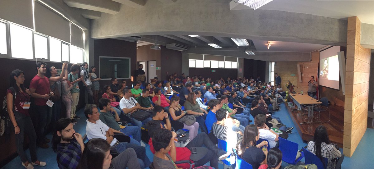 TomasDeCamino's tweet image. #ArduinoD16 #GenuinoDCR16 @fun_costarica @arduino