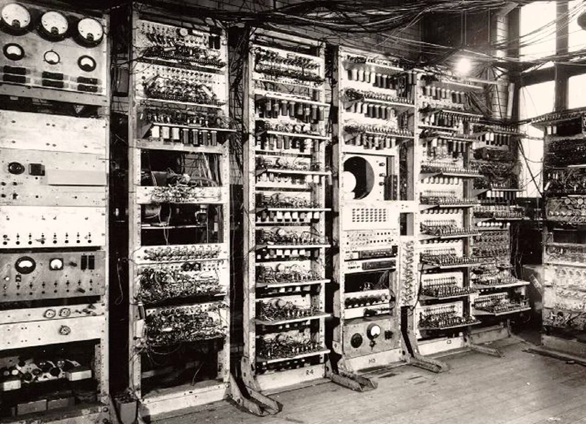 Winktechs's tweet image. #US_built #ENIAC #ElectronicNumericalIntegratorandComputer #firstelectronicprogrammablecomputer
