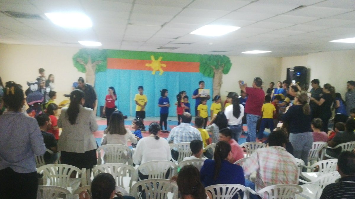 FEDENADOR_'s tweet photo. El vacacional #FeKids #WinterCamps desarrollo su ceremonia de clausura en instalaciones de Fedenador https://t.co/56stFkbvmT