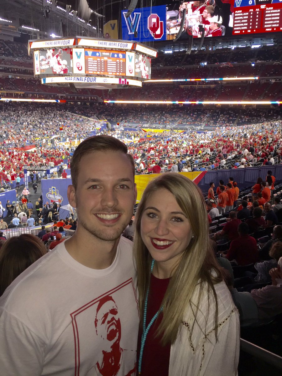 CLAIREcummins's tweet photo. BOOMER SOONER. #myfinalfour #NCAATOURNAMENT https://t.co/9QlbMzrhTq