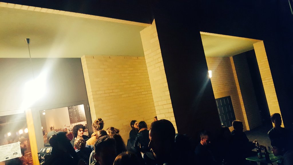 mcw_bern's tweet photo. Und es bewegt sich doch: Plötzlich hat's im Mattenhof Leben, Junge, Musik, ... #werkhof102 #Quartiergeist https://t.co/9s2iY8quWv