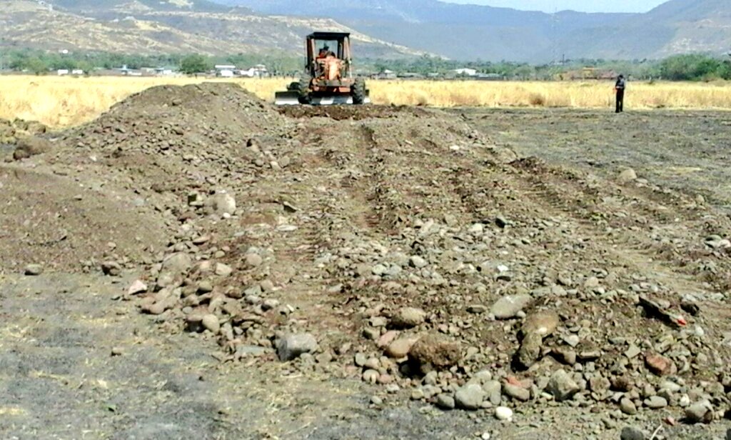 comsebacofsln's tweet photo. Inicia movimiento de tierras parala construccióndenuevoparquedeferias @VivaNicaragua13 @el19digital @jscomunicadores https://t.co/O18ejZWZ4v