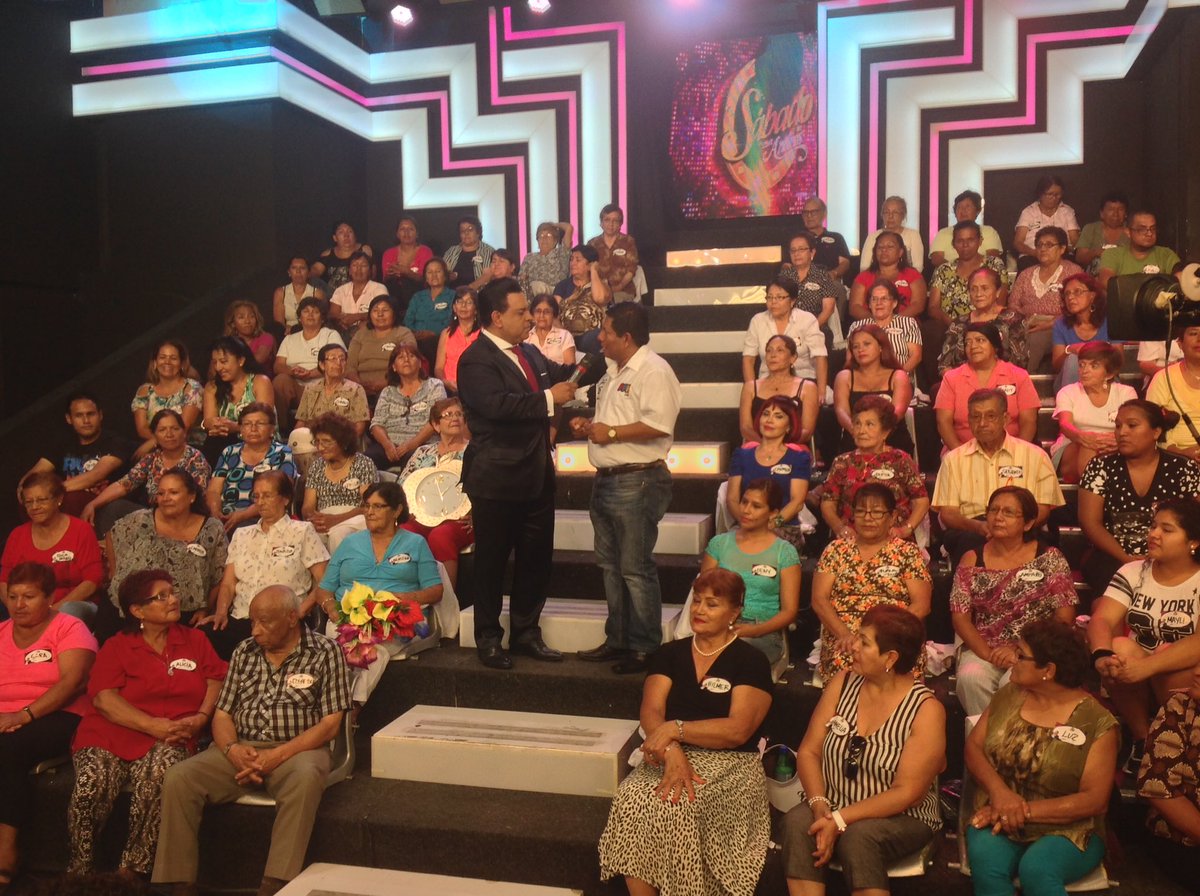 andreshurtadoOF's tweet photo. Mi amigo Walter Chirinos, el nro 16 de @ppkamigo con nosotros! @PorquehoyesSab @PanamericanaTV https://t.co/TZ188ePGZq