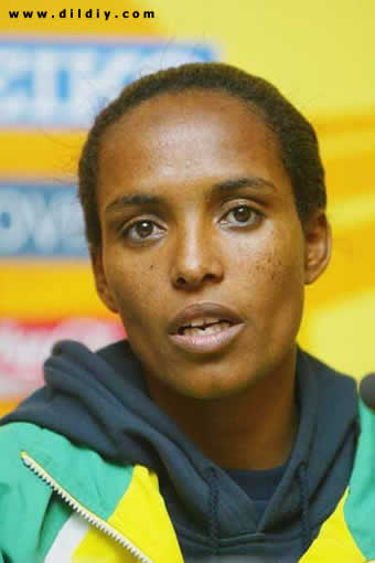 Cisaconvention's tweet photo. Derartu Tulu intronisée au Panthéon de la Gloire du Sport Africain à la 10e
édition de CISA. https://t.co/K2kVlZI2WQ