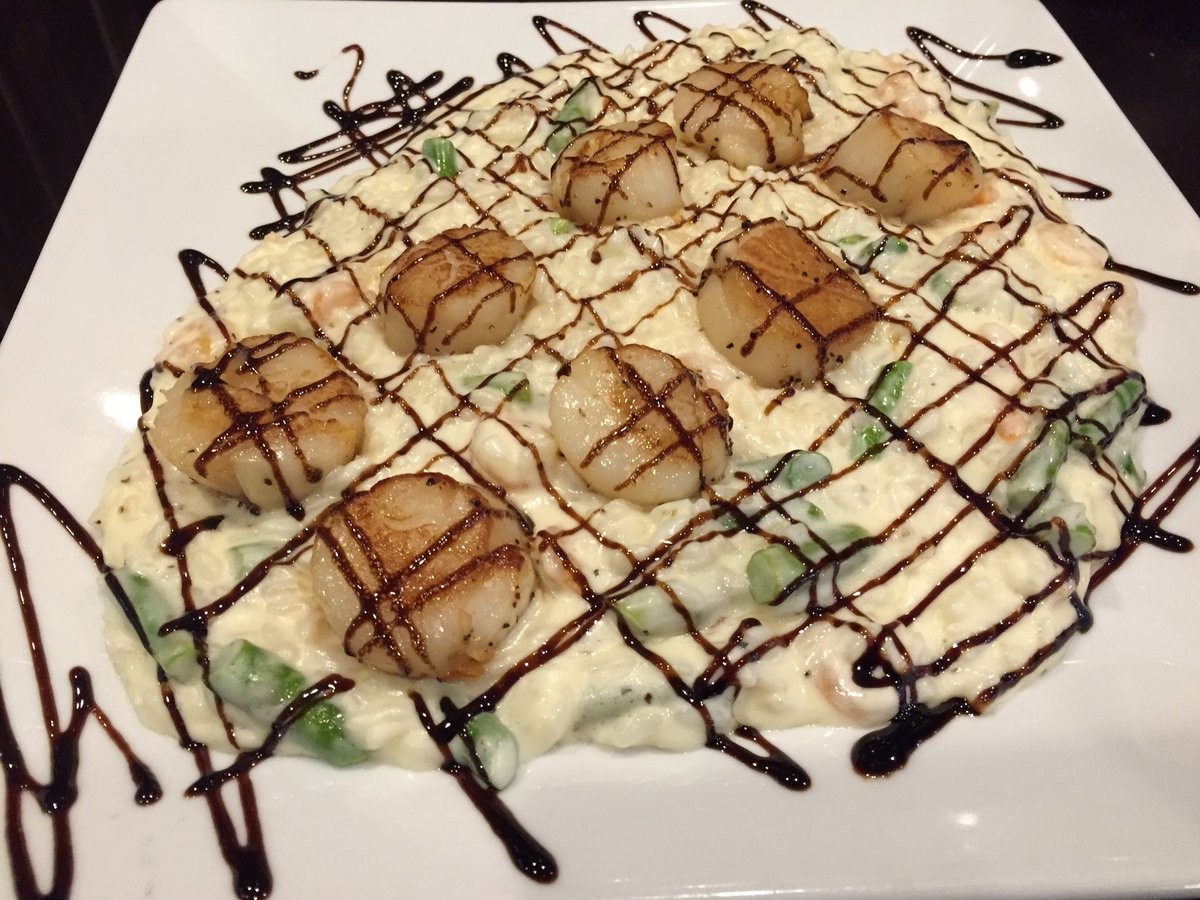12BroadStreet's tweet photo. Our Pan seared Scallops over creamy shrimp &amp; asparagus risotto .. #yummy https://t.co/SPT6wtOfQ9