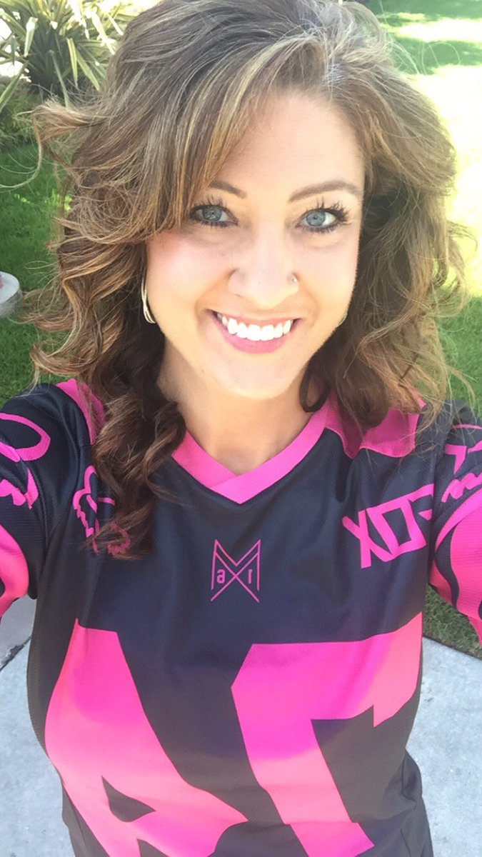 rose_tina2010's tweet photo. Beautiful day for Motorcross in Santa Clara #Santaclara #oncation #motorcross #nickschmidt #79 https://t.co/GCNlbFz6cY