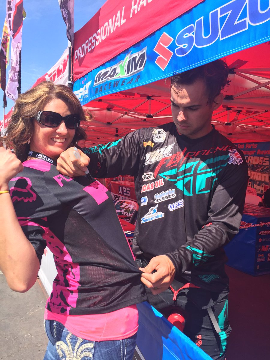 rose_tina2010's tweet photo. Getting autographed #Santaclara #oncation #motorcross #nickschmidt #girlsweekend #nickchmidt79 https://t.co/UFXumPa4oS
