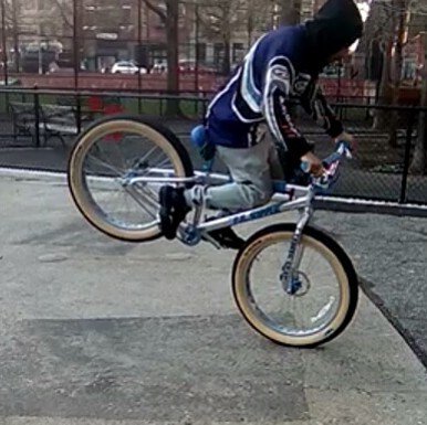 TuttoMTB's tweet photo. bikelife_sazon_ / #checkoutmysebike #bikelife_sazon #recklessryderz #pedalbikelife #irideuride #southbronx #fixedg… https://t.co/PN4g89JHwX