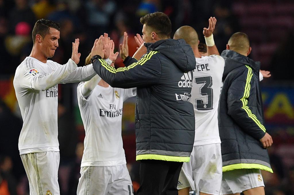 marca's tweet photo. "El Real Madrid justifica una temporada ganando en Barcelona" https://t.co/8Sqwbh08zW @DavidMarca está por aquí... https://t.co/4RjLFM4GgD