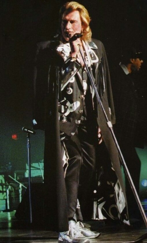 Mireille_duval's tweet photo. @JohnnySjh 1996 #DestinationVegas "JOLIE PETITE ROCK'N'ROLLEUSE" Yeahhhhh #RockNRoll J'adore 👍👊👌✌❤ https://t.co/zfF2ZKfxTk